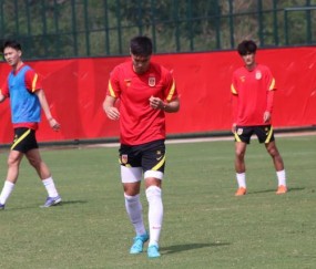 开云体育下载安装-U23国家队唯一中锋训练受伤 7日拍片检查去留待定