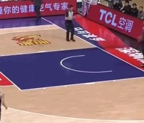 开云体育全站app下载安装-易建联两次发火唤醒广东 半场逆转深圳斩获六连胜