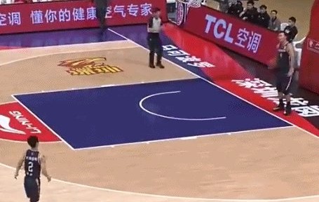 开云体育全站app下载安装-易建联两次发火唤醒广东 半场逆转深圳斩获六连胜