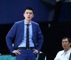 开云体育下载安装-杨鸣成香饽饽！多家俱乐部虎视眈眈，北控男篮赶紧抢人