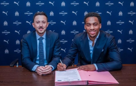 开云体育app下载-马赛官方：24岁费耶诺德中场昆滕·廷伯加盟，据悉转会费450万欧