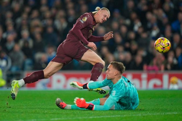 1731243489700083448.jpg (体育)(5)足球——英超:曼城不敌布莱顿XxjpseC007052_20241110_PEPFN0A001.jpg